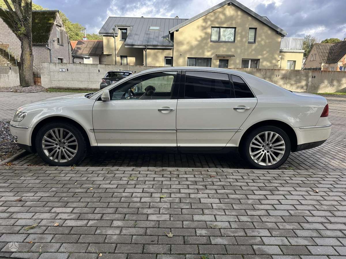 Volkswagen Phaeton - 7