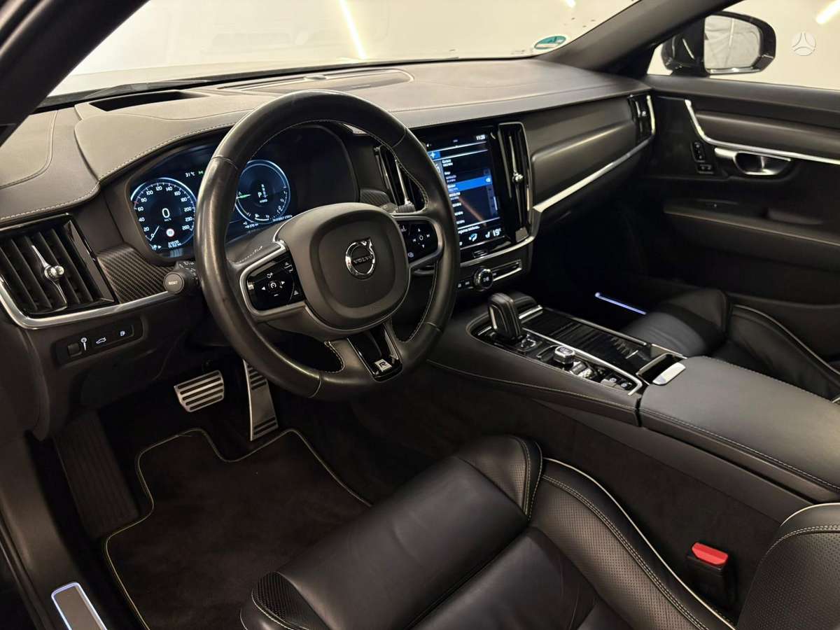Volvo V90 - 2