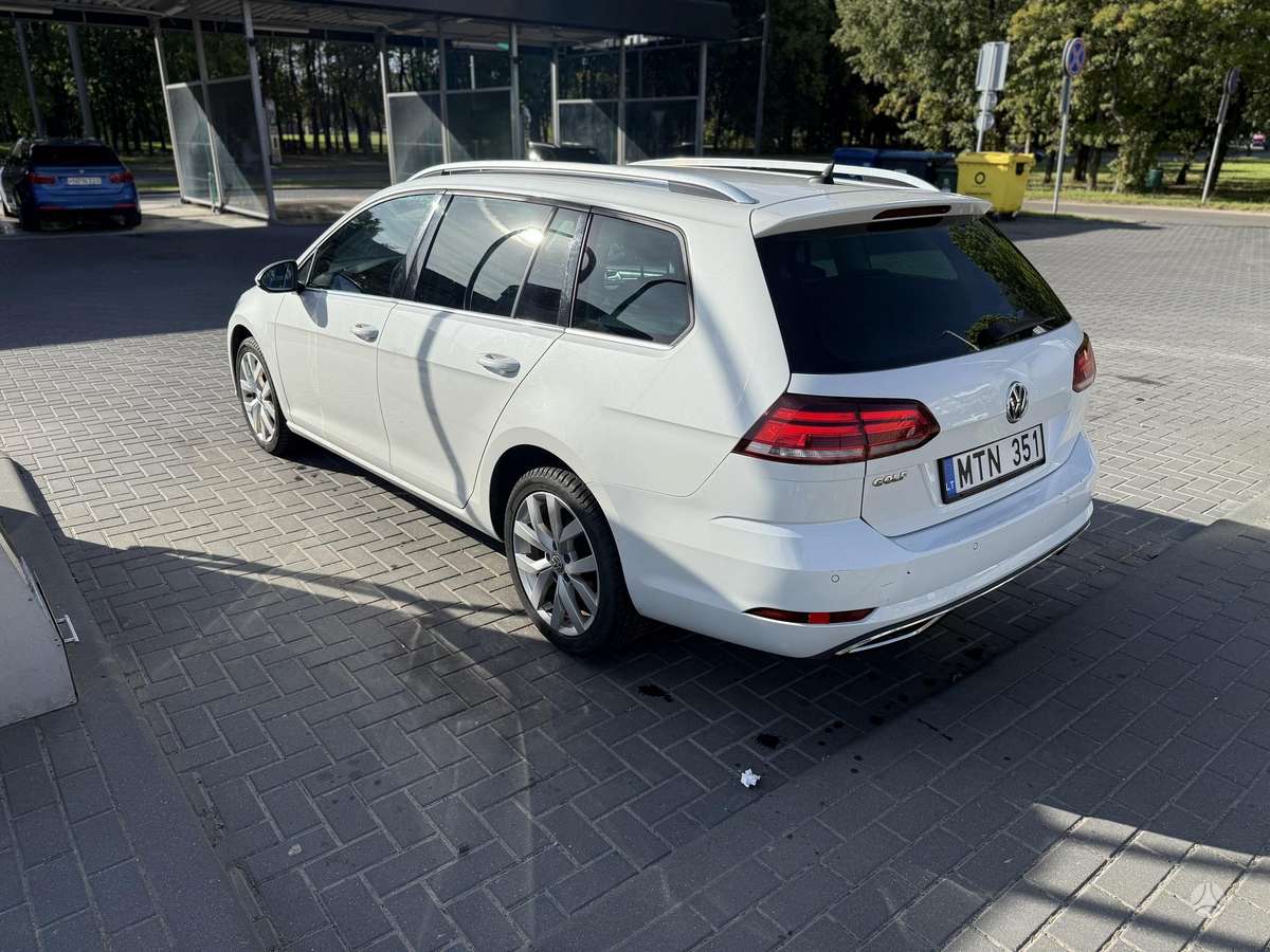 Volkswagen Golf - 4