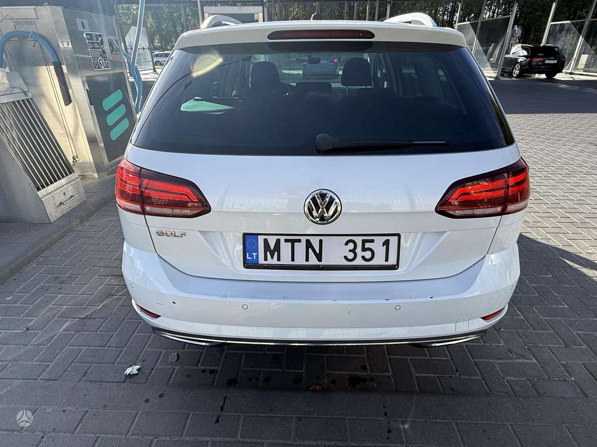Volkswagen Golf - 5