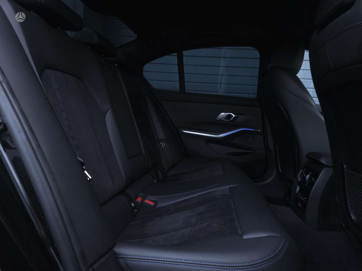 BMW 330, 3.0 l., Седан