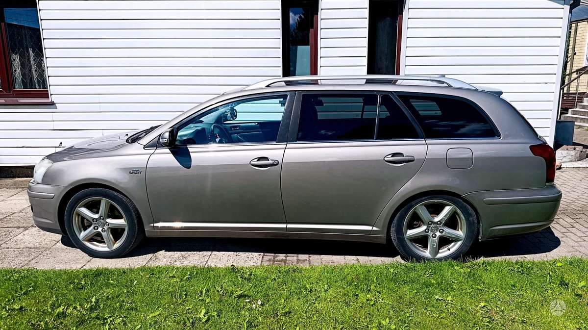 Toyota Avensis - 4