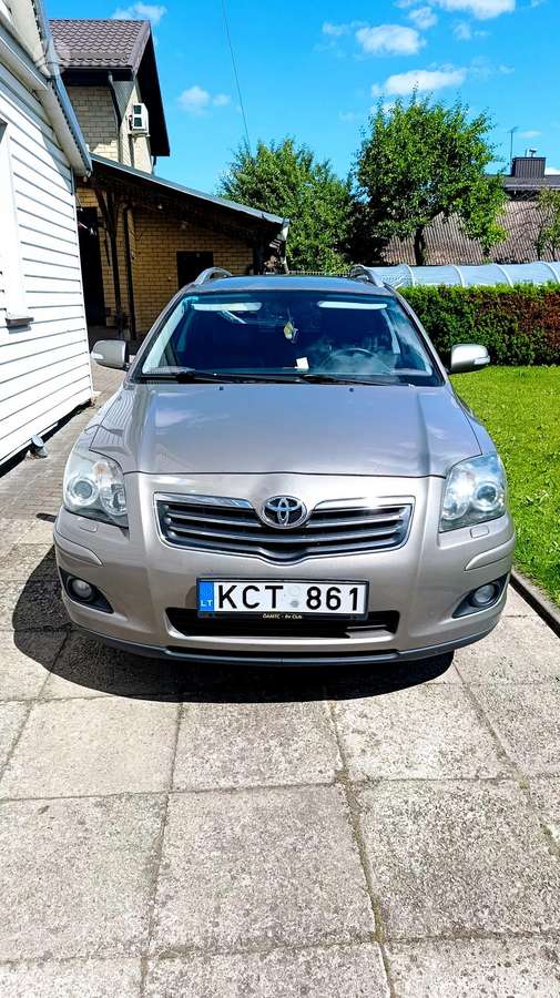 Toyota Avensis - 5
