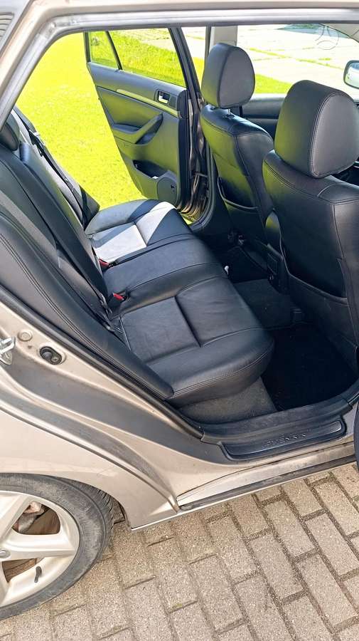 Toyota Avensis - 8