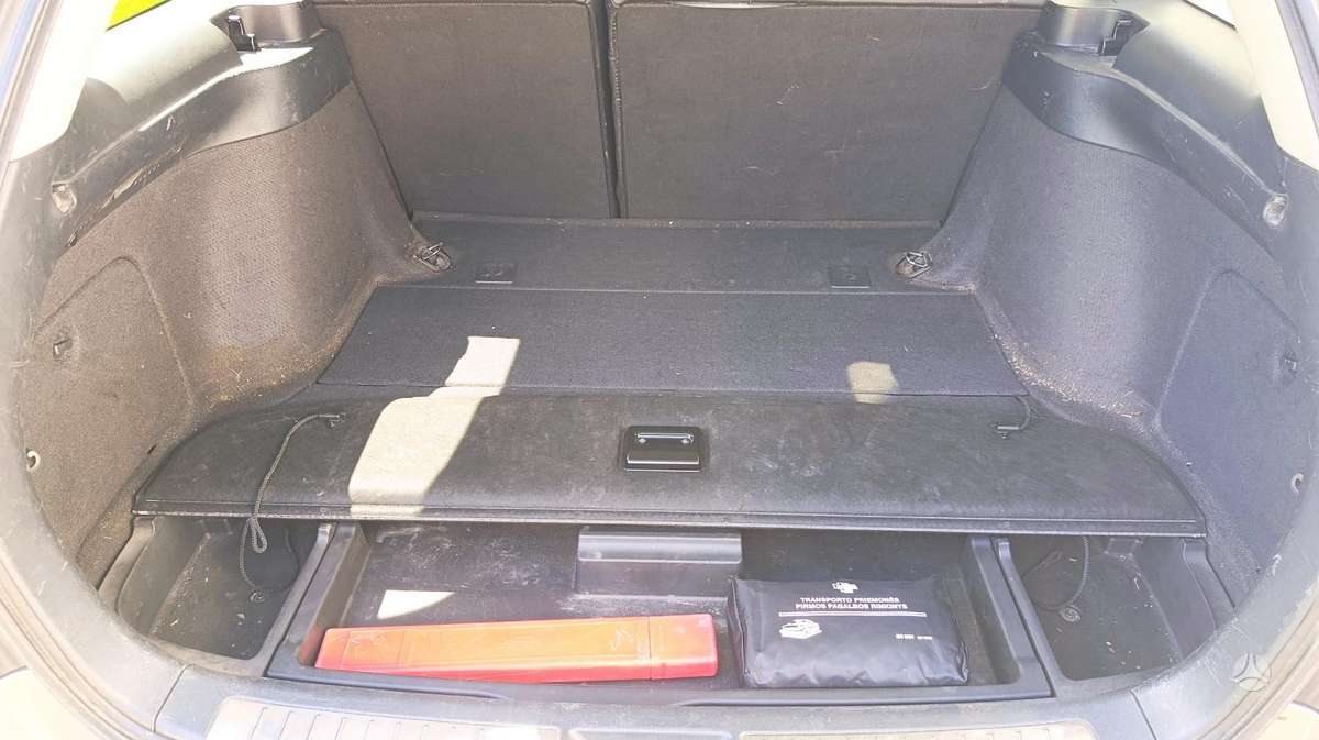 Toyota Avensis - 10