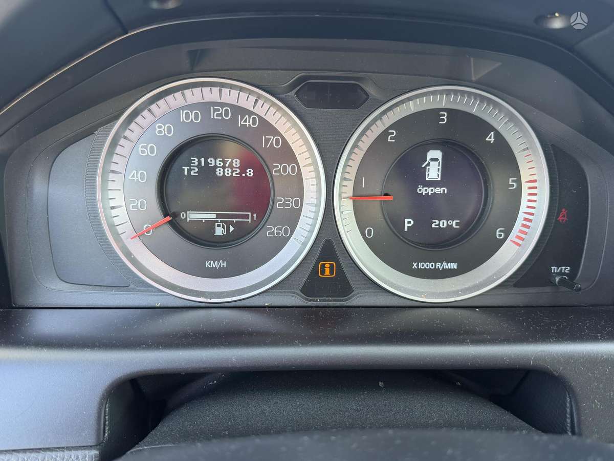 Volvo XC60, 2.4 l., off-road / crossover