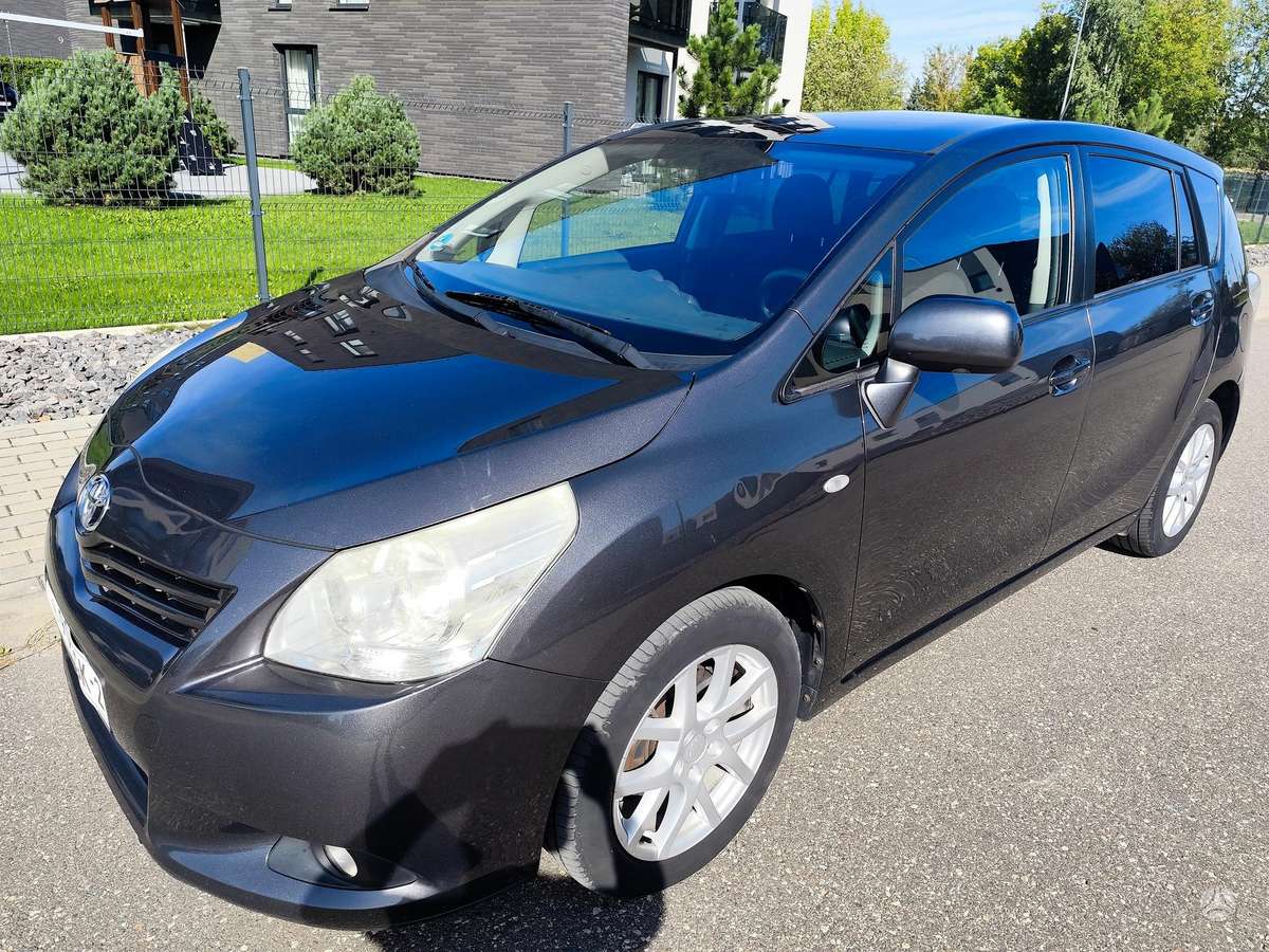 Toyota Verso - 1