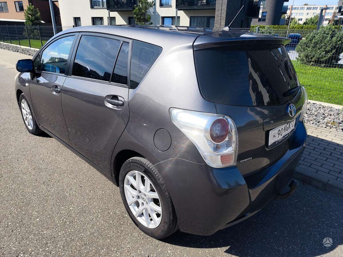 Toyota Verso - 7