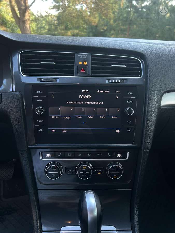 Volkswagen Golf - 9