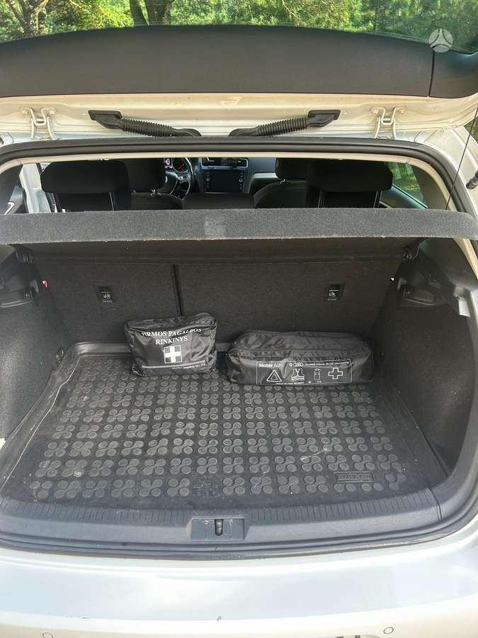 Volkswagen Golf - 11