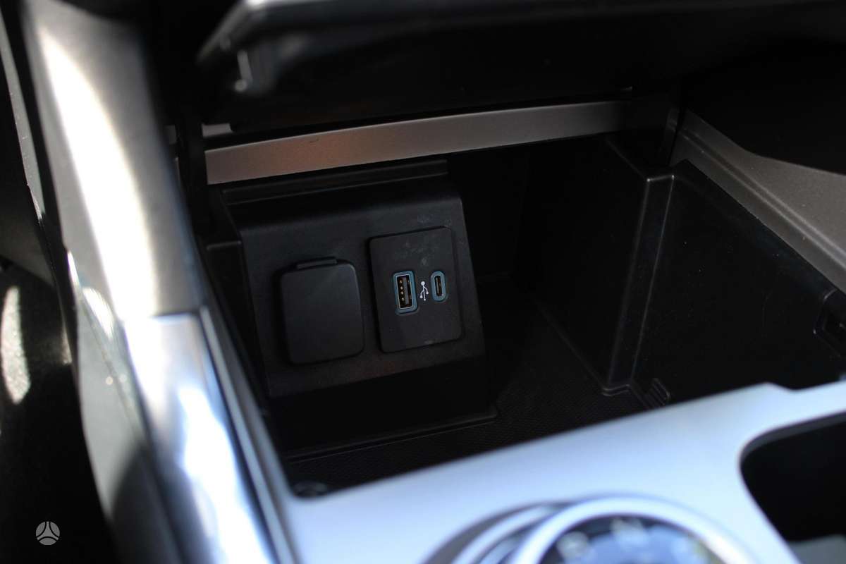 Ford Explorer, 2.3 l., off-road / crossover