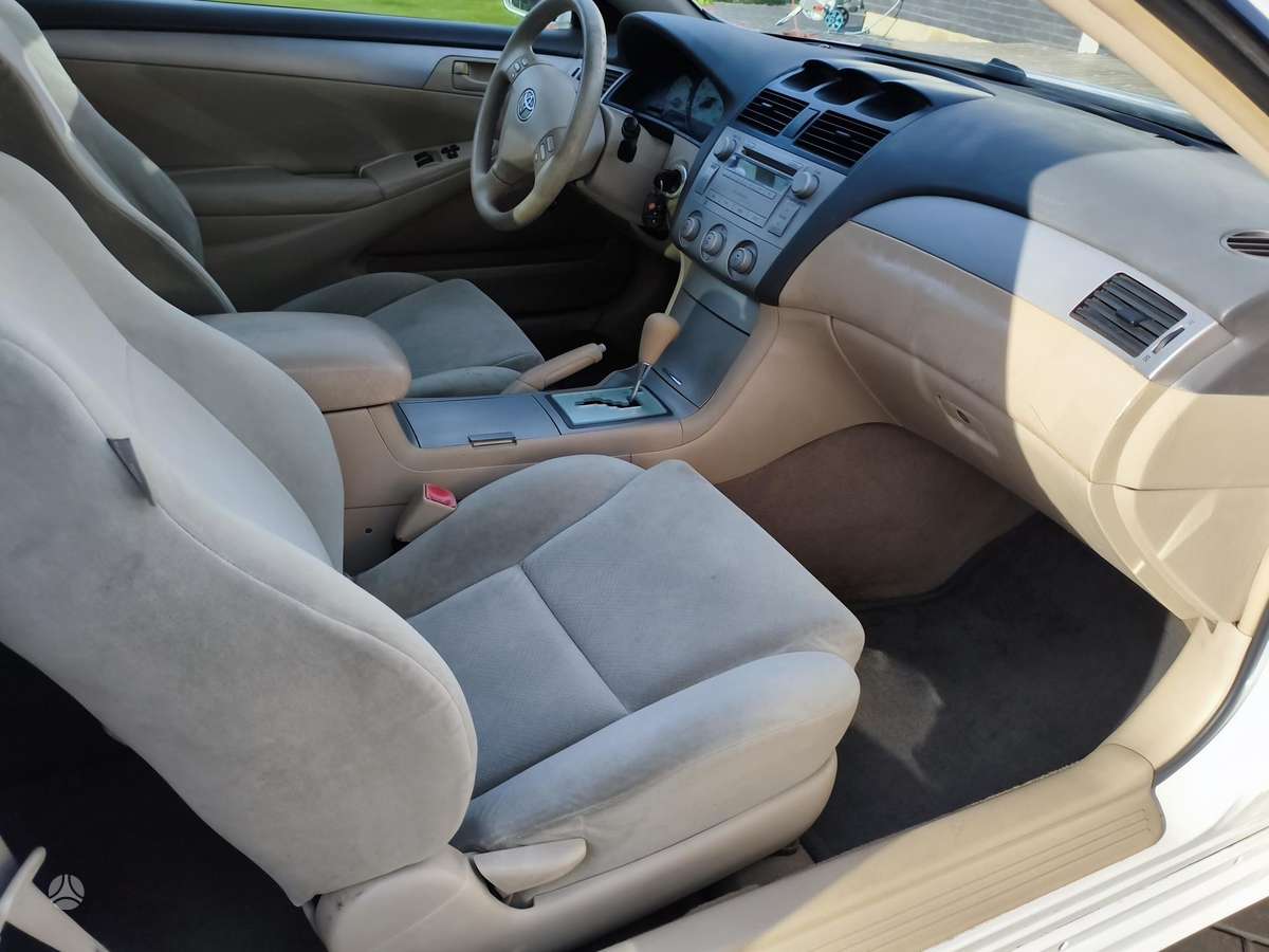 Toyota Camry - 12