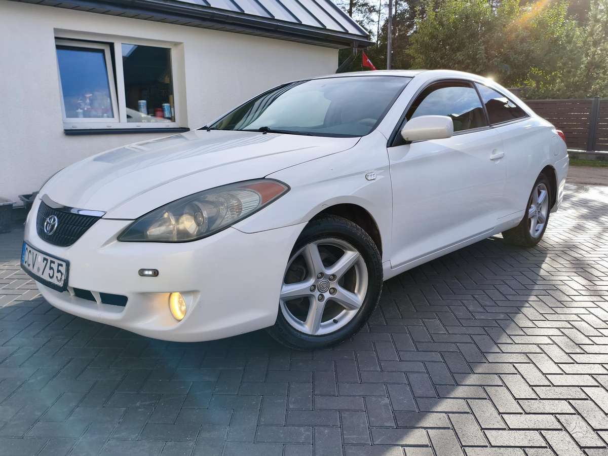 Toyota Camry - 5
