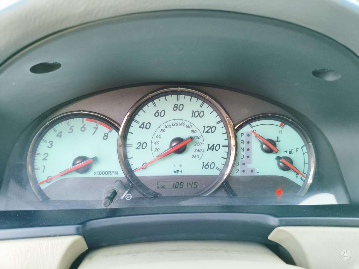 Toyota Camry - 10