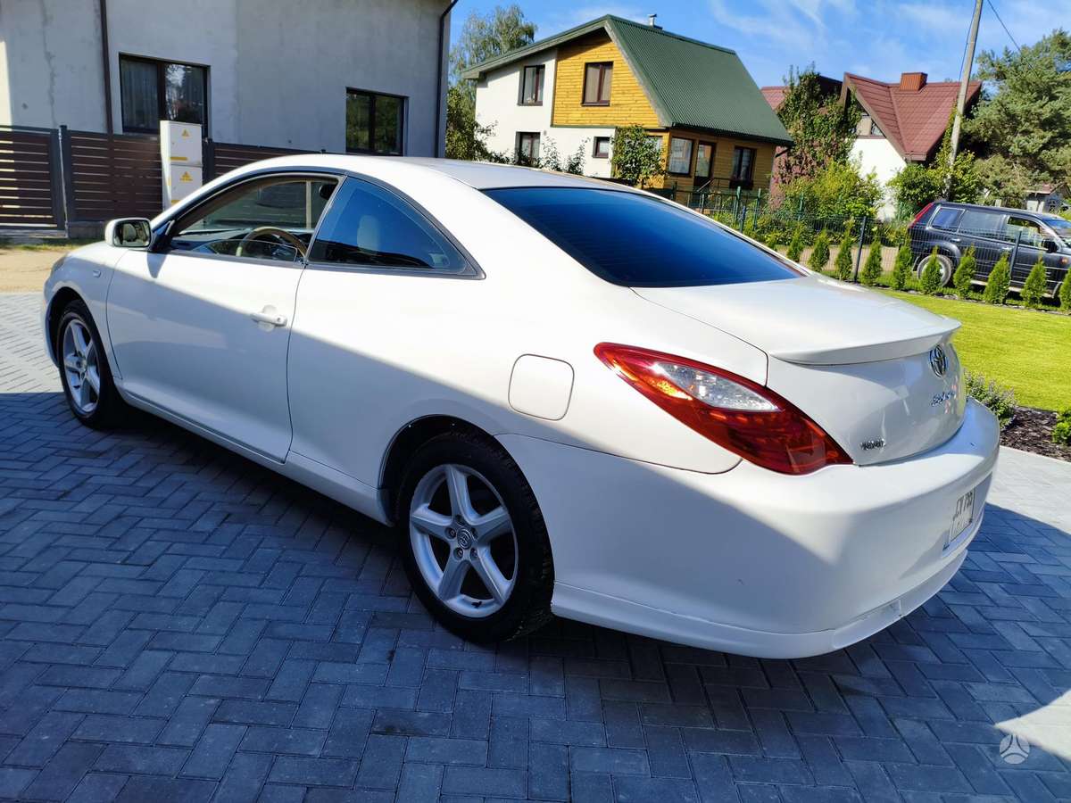Toyota Camry - 8