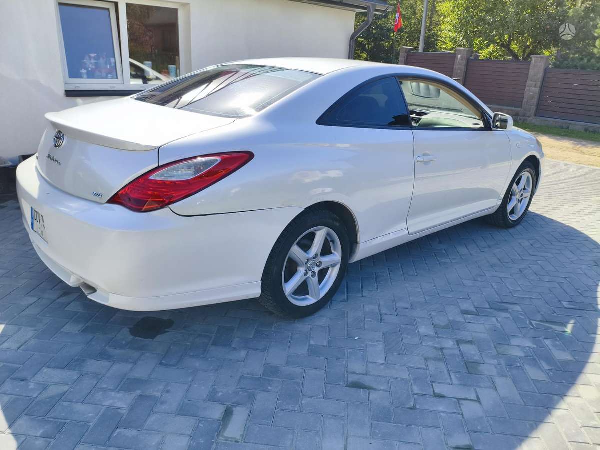 Toyota Camry - 9