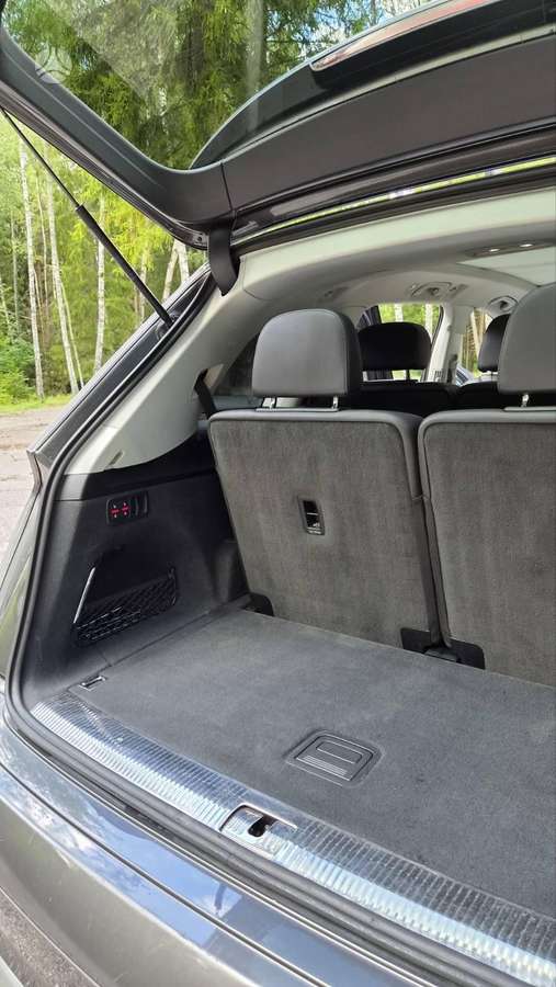 Audi Q7, 3.0 l., off-road / crossover