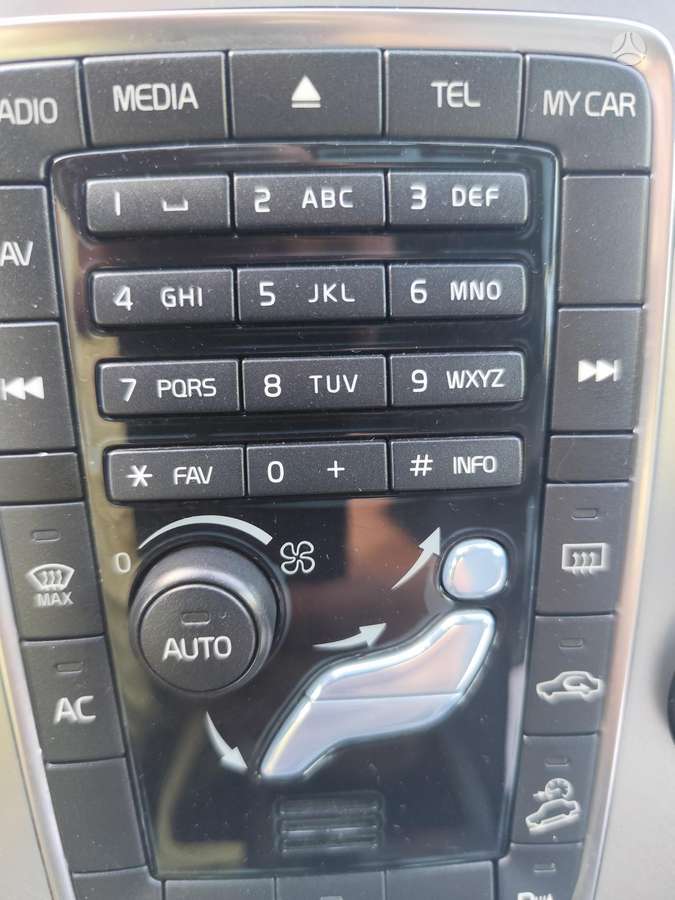 Volvo XC70, 2.4 l., wagon