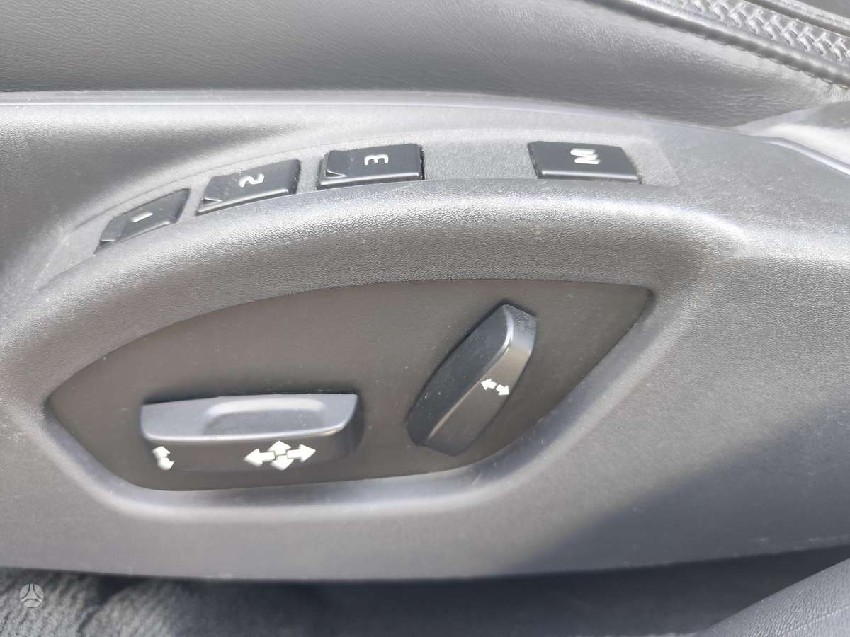Volvo XC70, 2.4 l., wagon