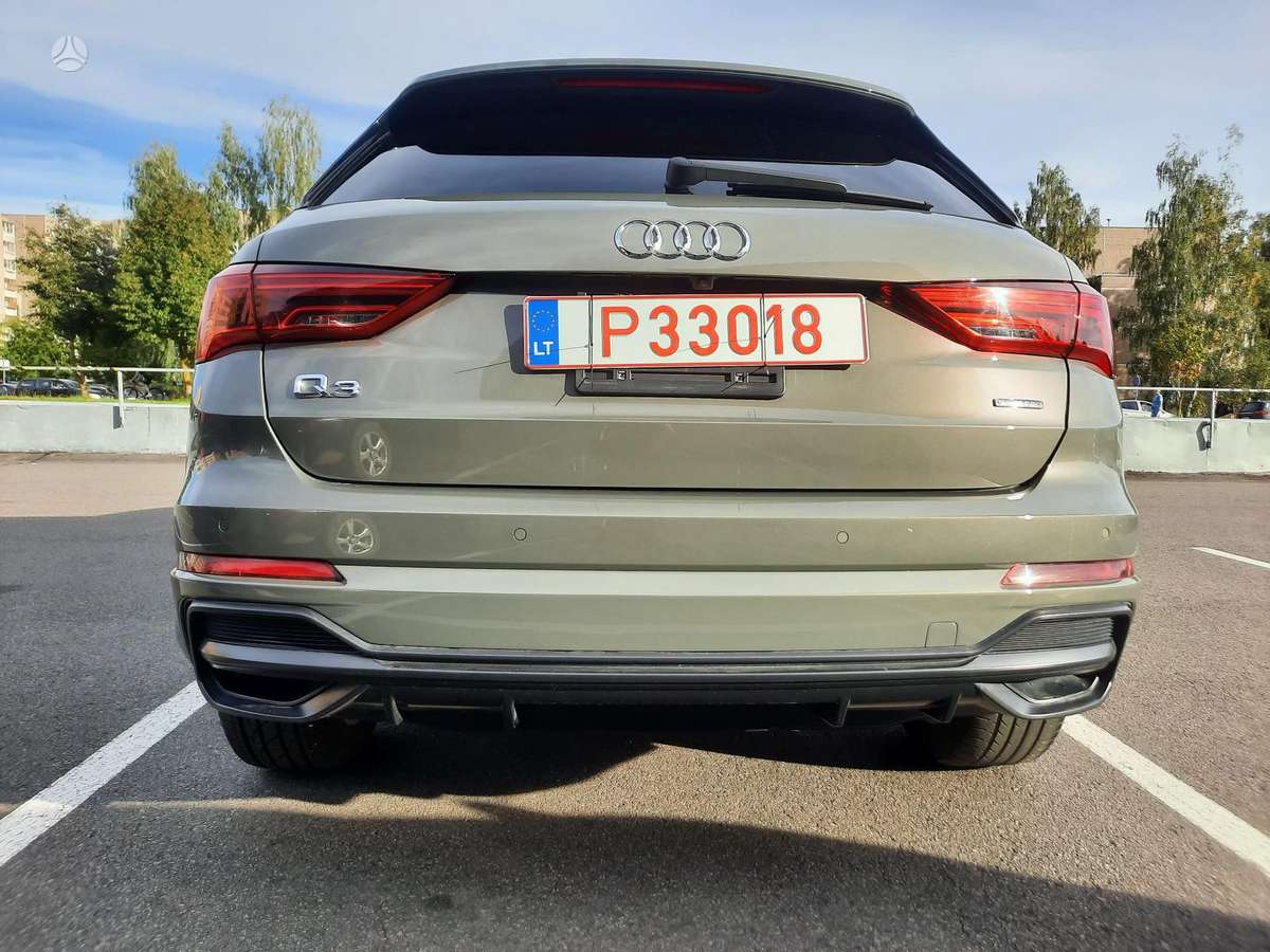 Audi Q3, 2.0 l., Седан