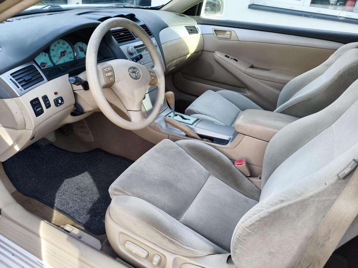 Toyota Camry - 11