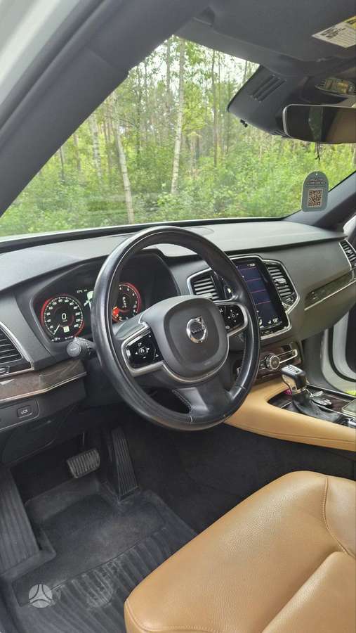 Volvo XC90 - 11