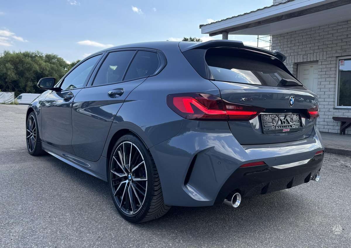 BMW 120, 2.0 l., hatchback