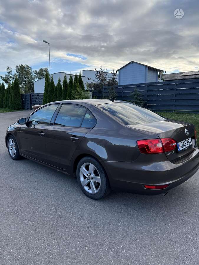 Volkswagen Jetta - 6