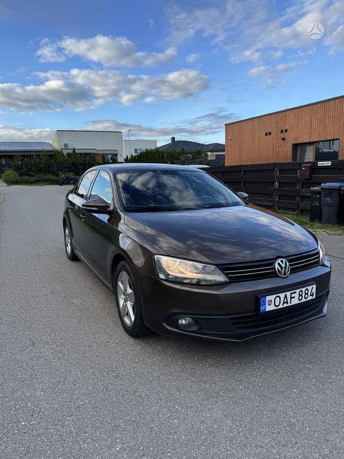 Volkswagen Jetta - 3