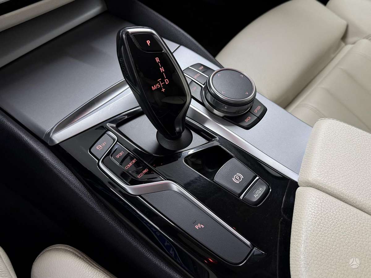 BMW 520, 2.0 l., sedanas