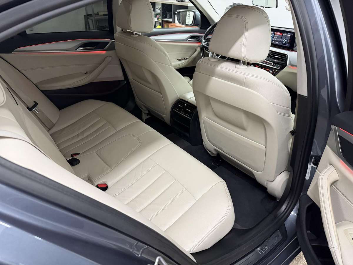 BMW 520, 2.0 l., sedanas
