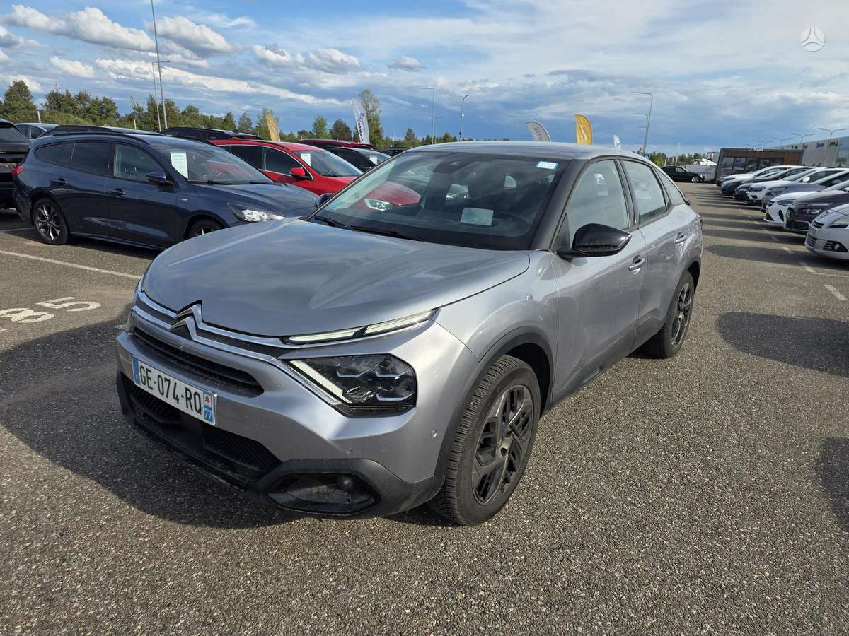 Citroen C4, 1.2 l., hatchback