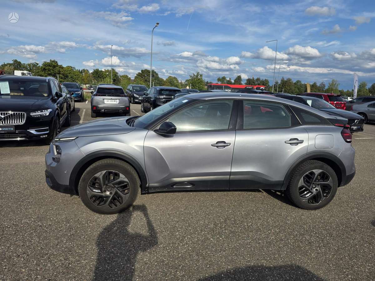 Citroen C4, 1.2 l., hatchback