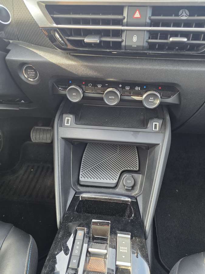 Citroen C4, 1.2 l., hatchback