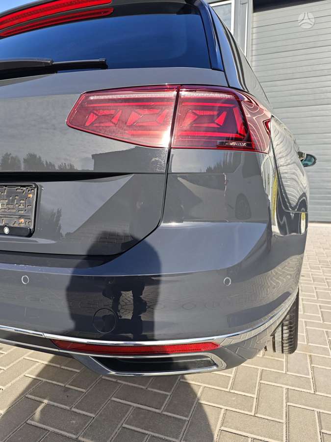 Volkswagen Passat - 7