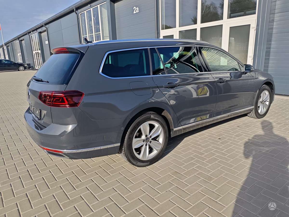 Volkswagen Passat - 4