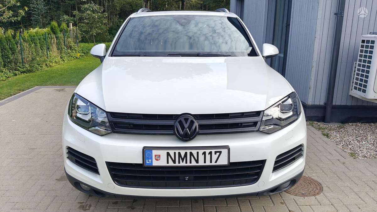Volkswagen Touareg - 1