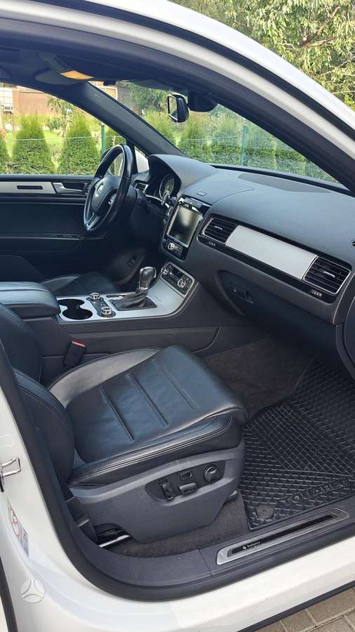 Volkswagen Touareg - 12
