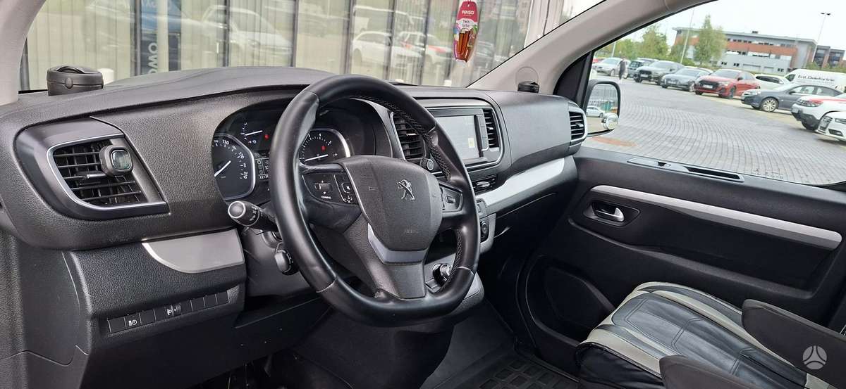 Peugeot Traveller - 8