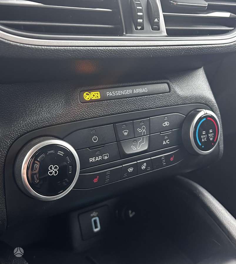 Ford Focus, 1.0 l., hatchback