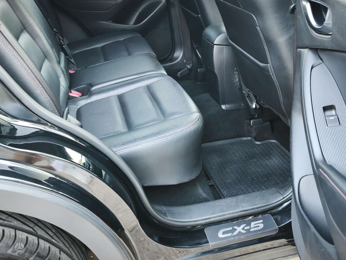 Mazda CX-5, 2.2 l., off-road / crossover
