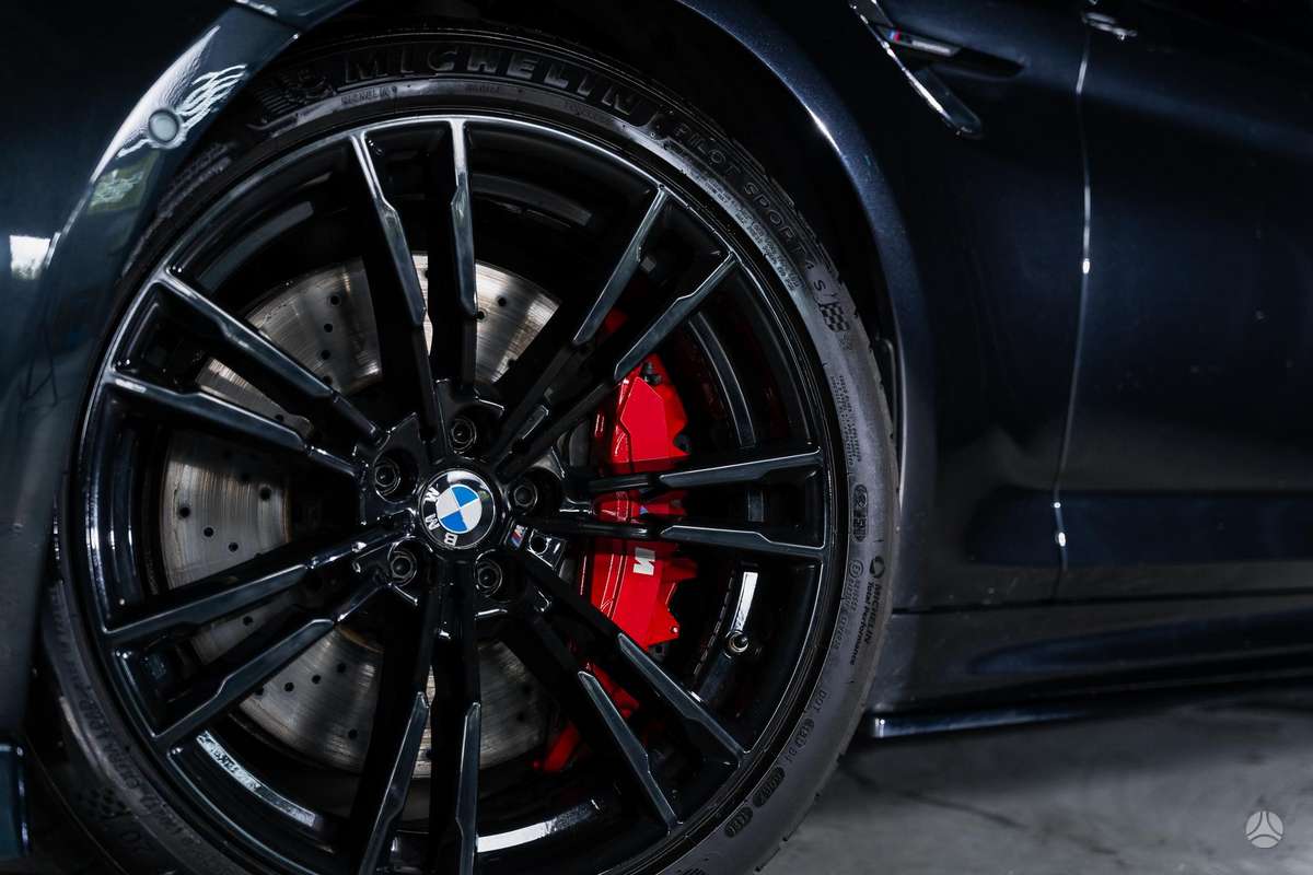 BMW M5, 4.4 l., Седан