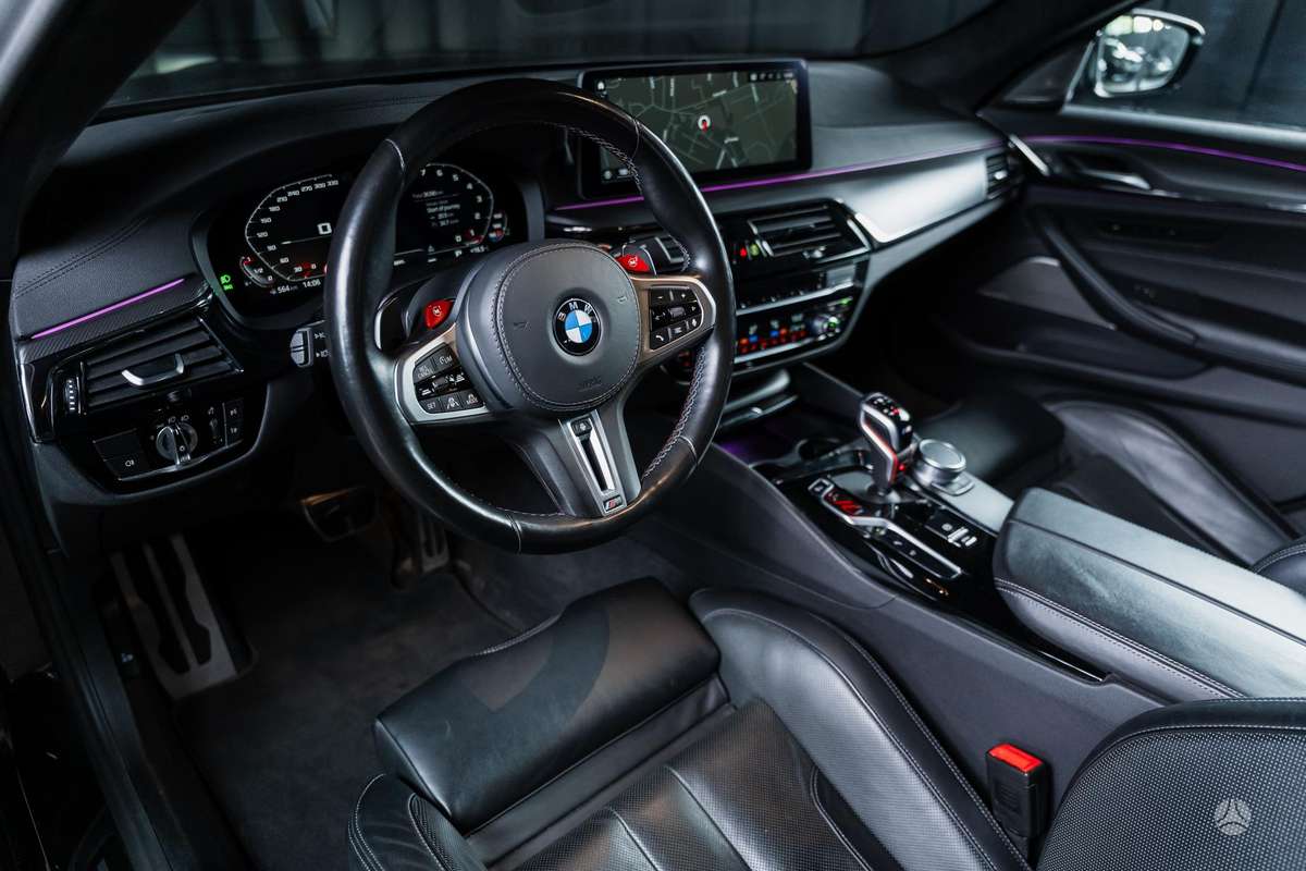 BMW M5, 4.4 l., Седан