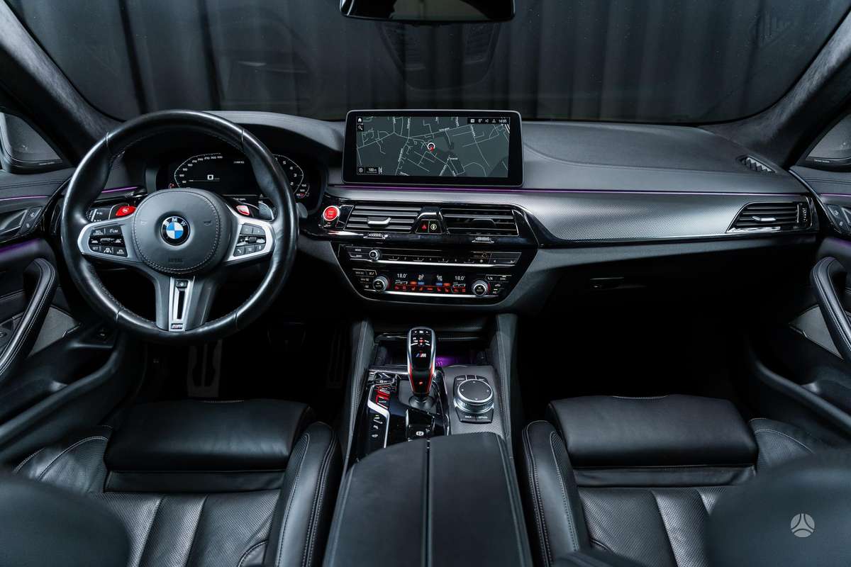 BMW M5, 4.4 l., Седан