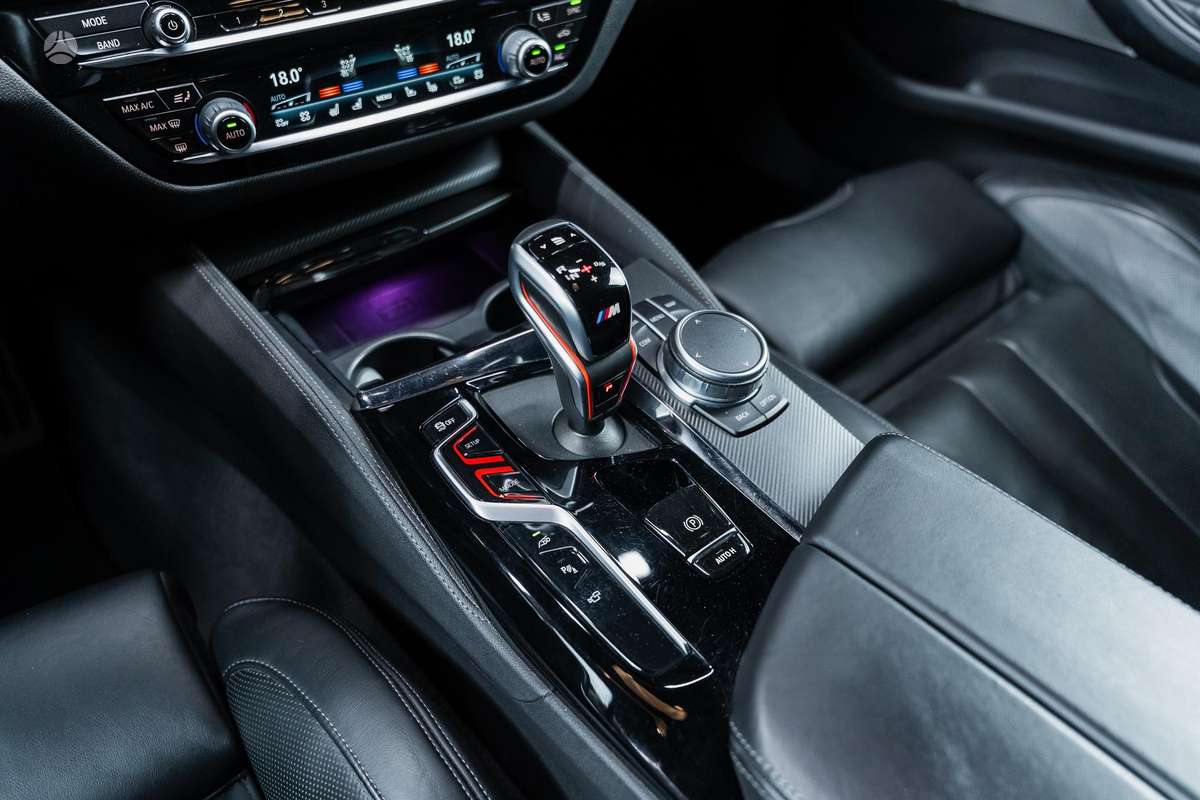 BMW M5, 4.4 l., Седан
