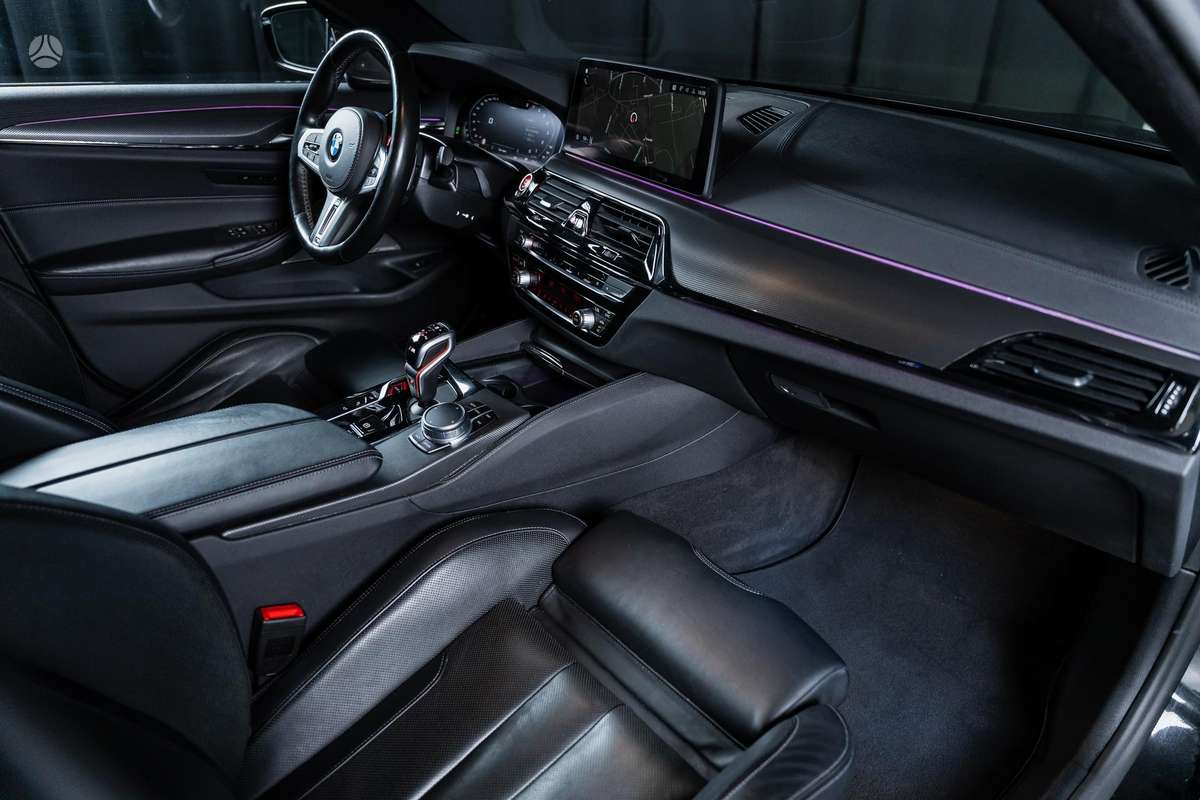 BMW M5, 4.4 l., Седан