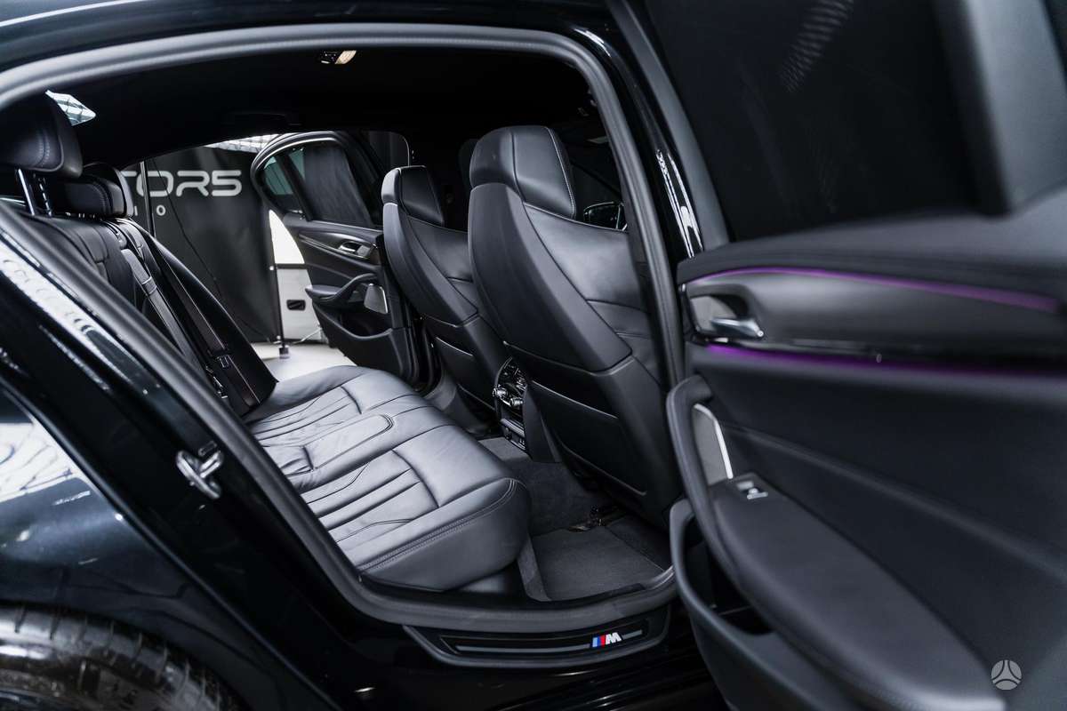 BMW M5, 4.4 l., Седан