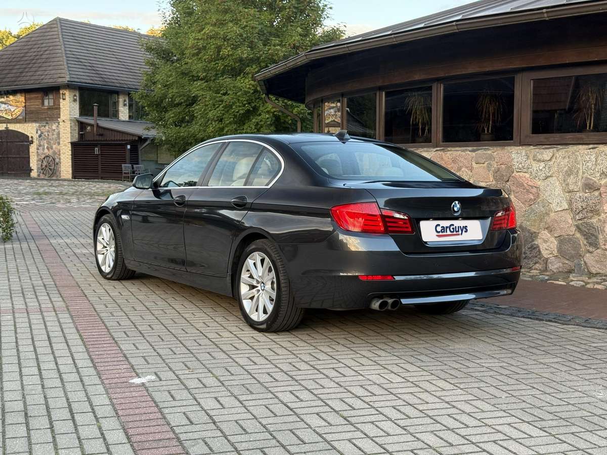 BMW 528, 3.0 l., Седан