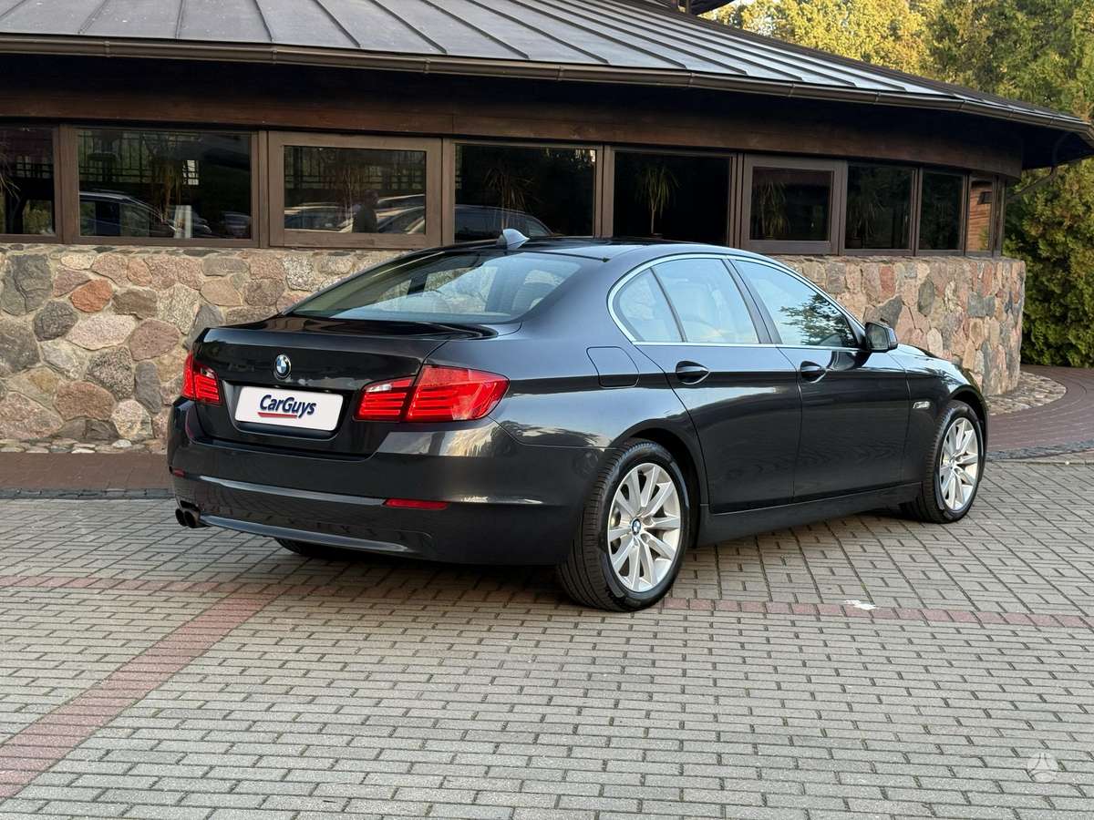 BMW 528, 3.0 l., Седан