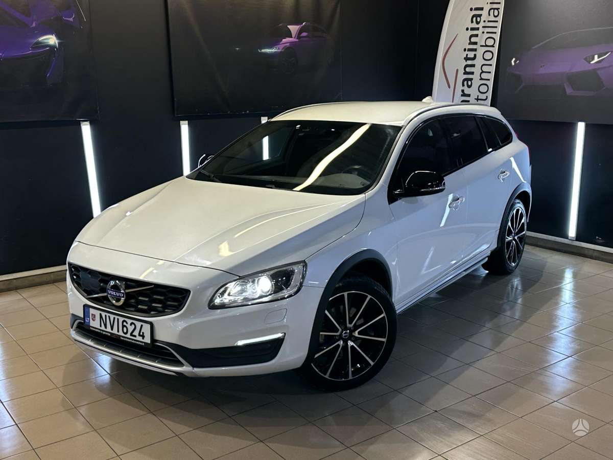 Volvo V60 Cross Country - 1